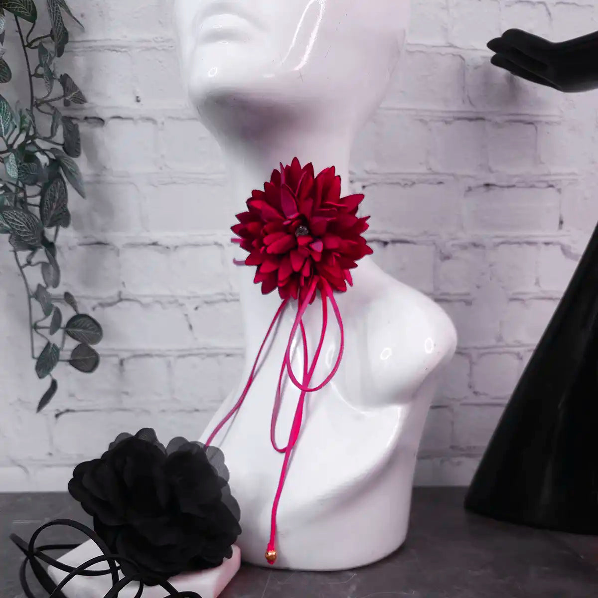 Magalli Flower Cord Choker