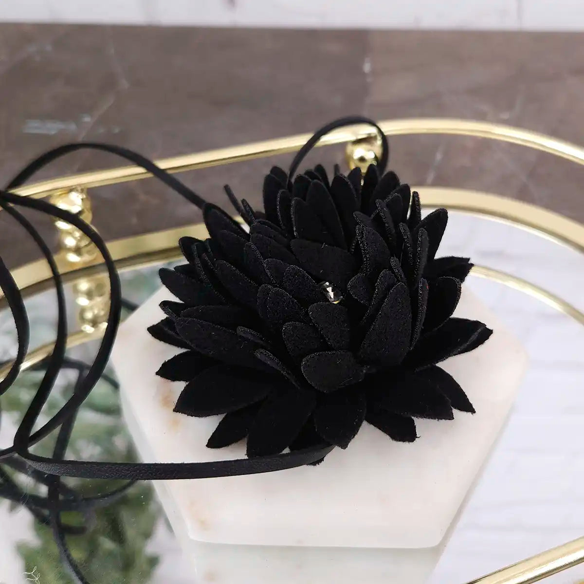 Magalli Flower Cord Choker