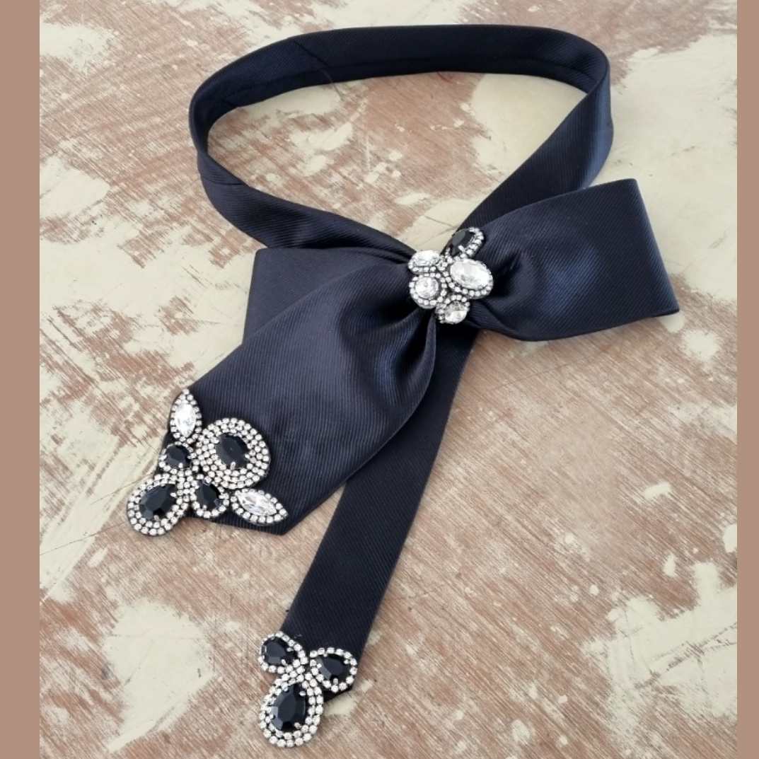 Corbata Moño Verona azul cielo puntitos blancos