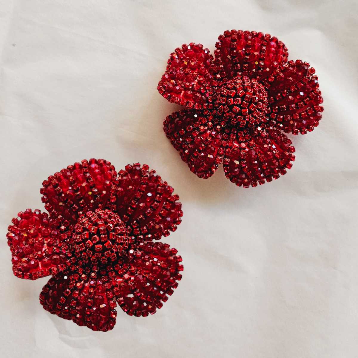 Capella Flower Earrings One Tone