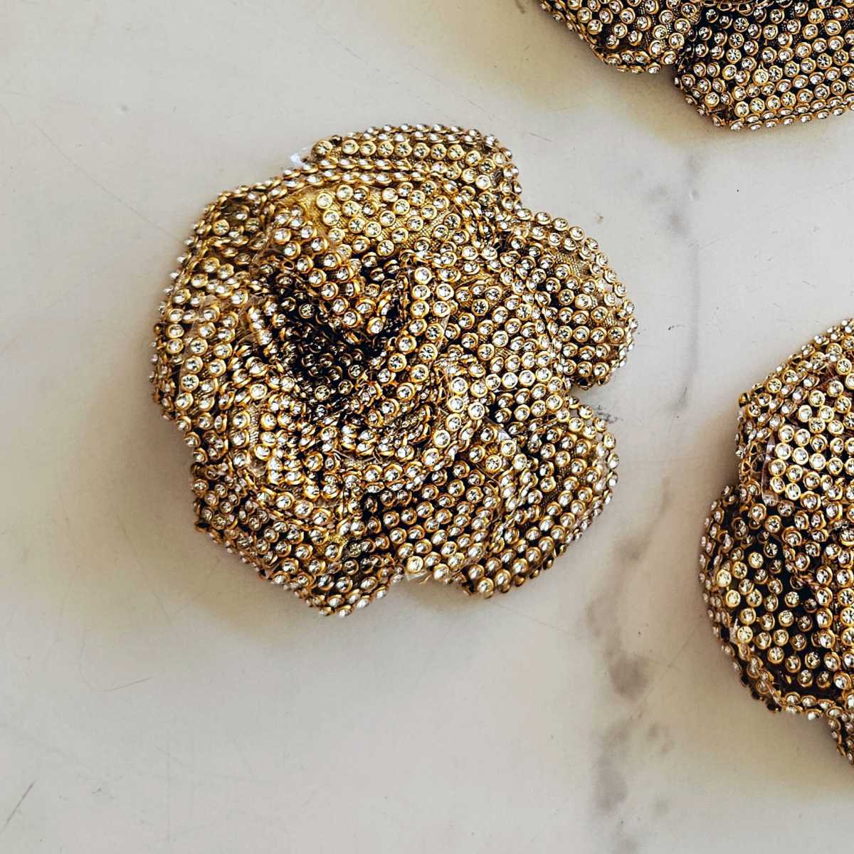 Golden Alice Flower Brooch