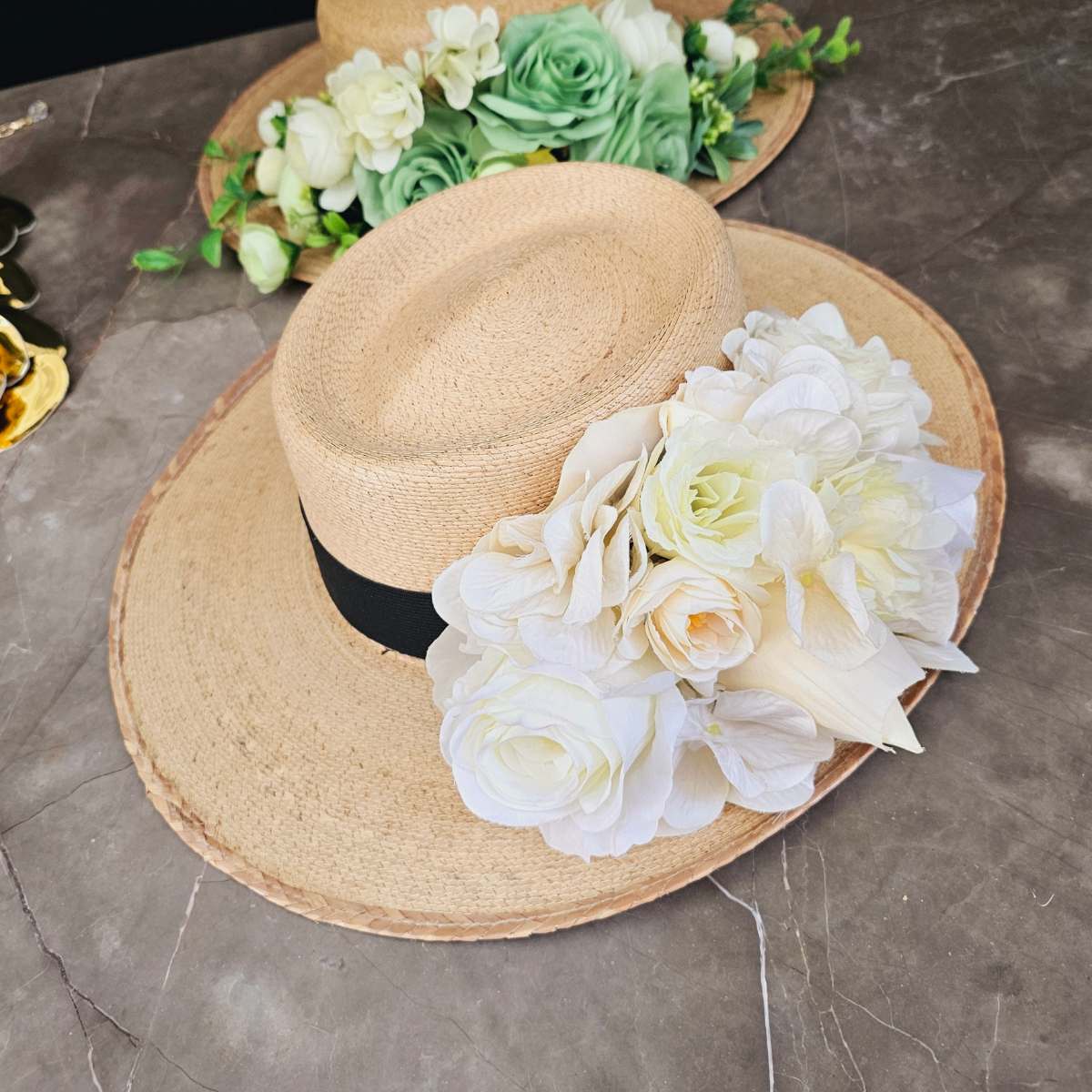 Sombrero Gallero Scarlett palma fina flores
