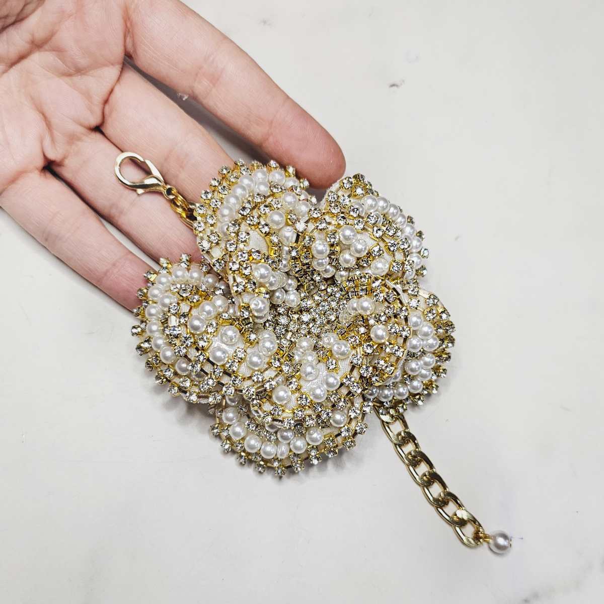 Pulsera flor Alicia con perlas