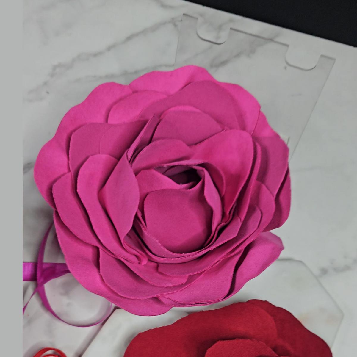 Par de Flores Luisa con correa Colores Varios Flor