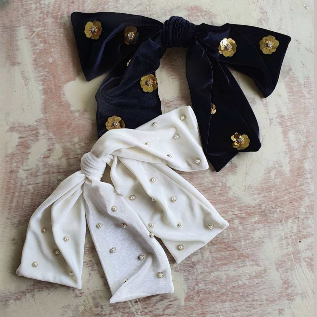 Moño Bow Chic Terciopelo Apliques