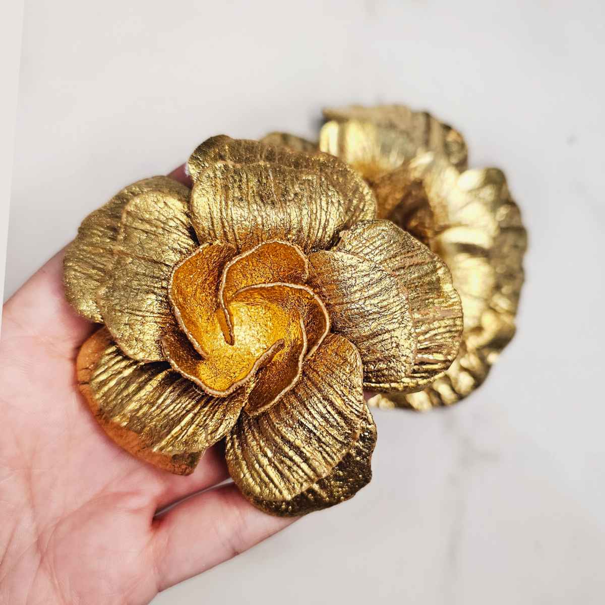 Prendedor Flor Elisa Dorada