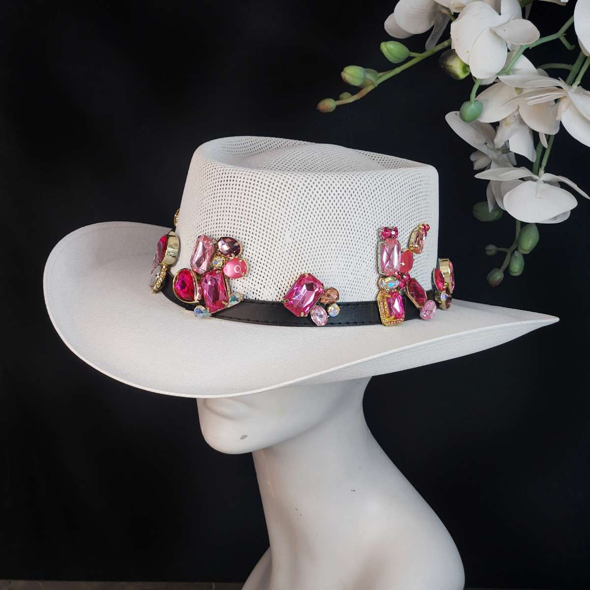 Gallero Hat with Crystals on Canvas