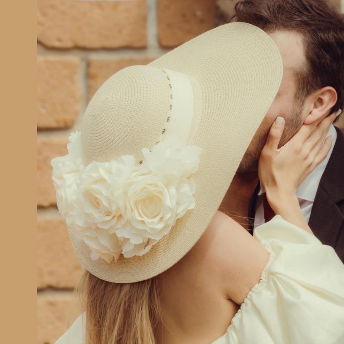 Scarlett flower round hat