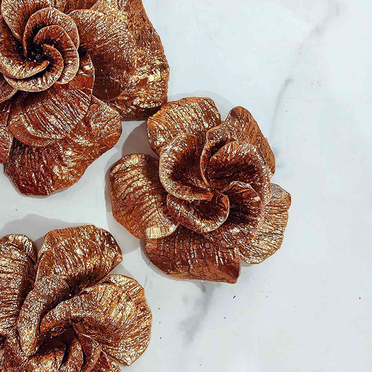 Prendedor Flor Elisa Dorada
