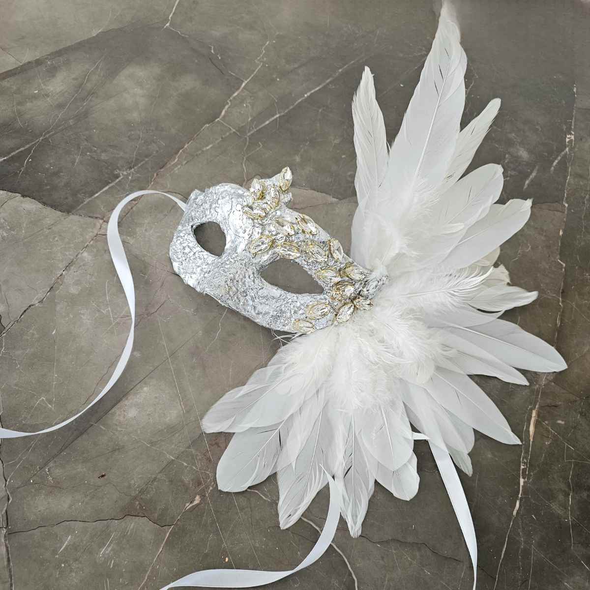 Fernanda Plumas Mask