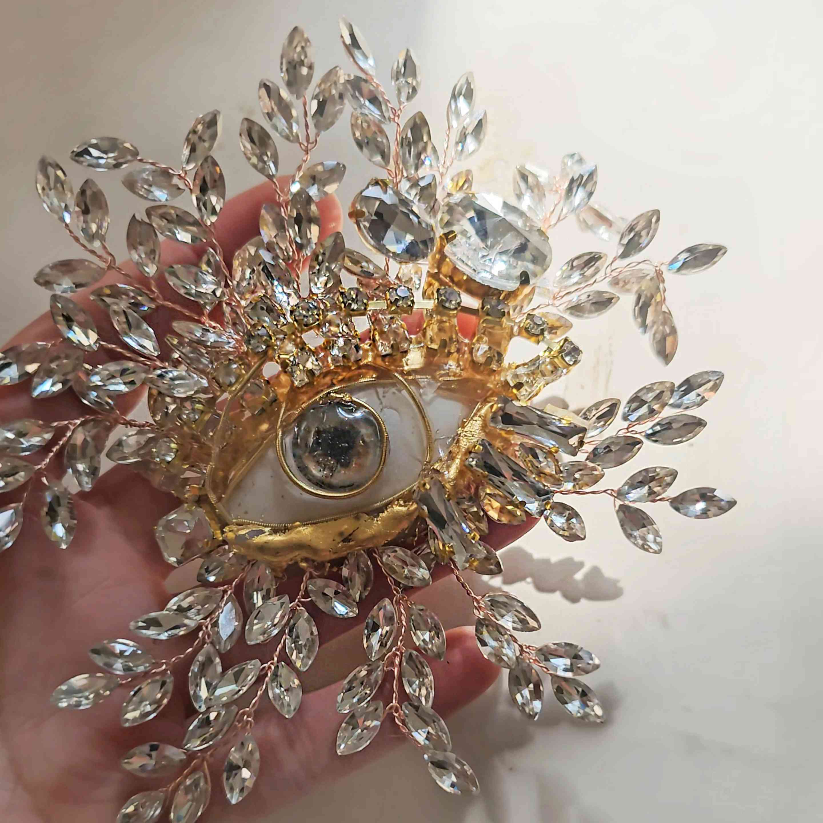 Prendedor Ojo cristales