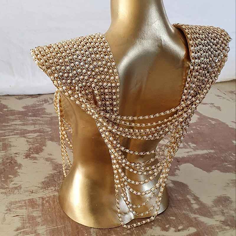 Piloni shoulder pads