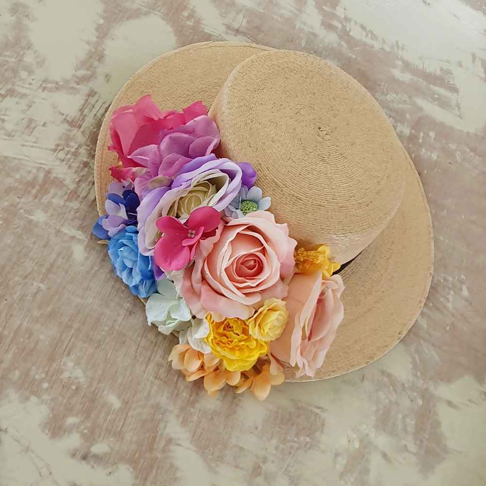 Scarlett Cordobés Hat, fine palm, colored flowers