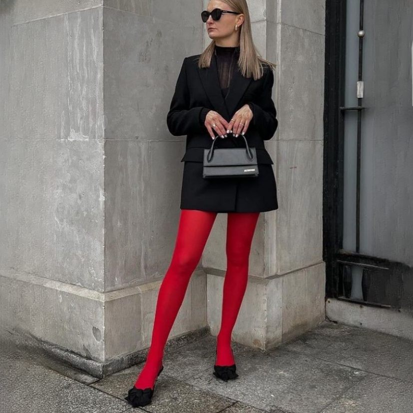 Matte red pantyhose