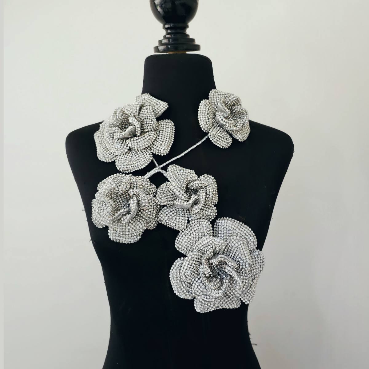 Collar Rosas Alicia Plata