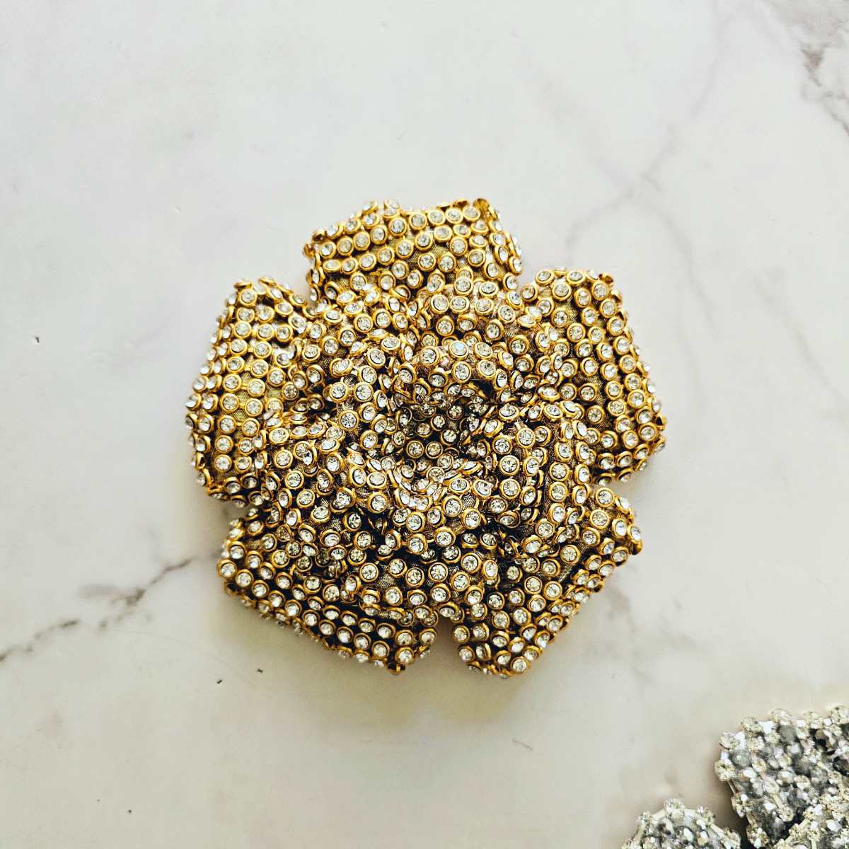 Broche Flor Alicia Dorado