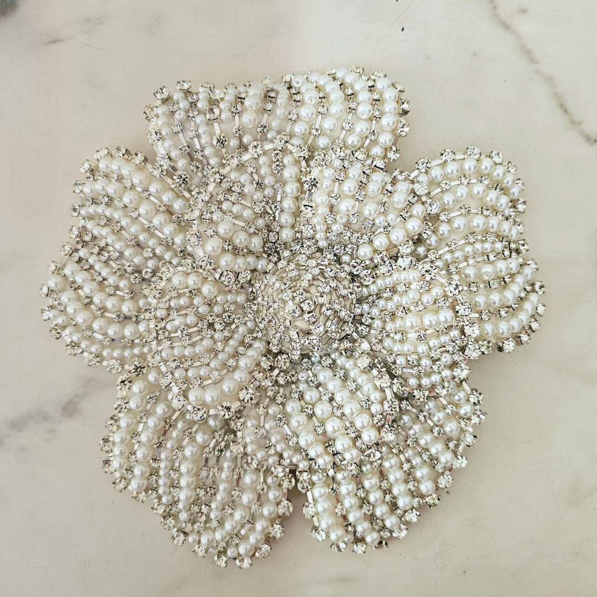 Broche Flor Capella plata 16cm