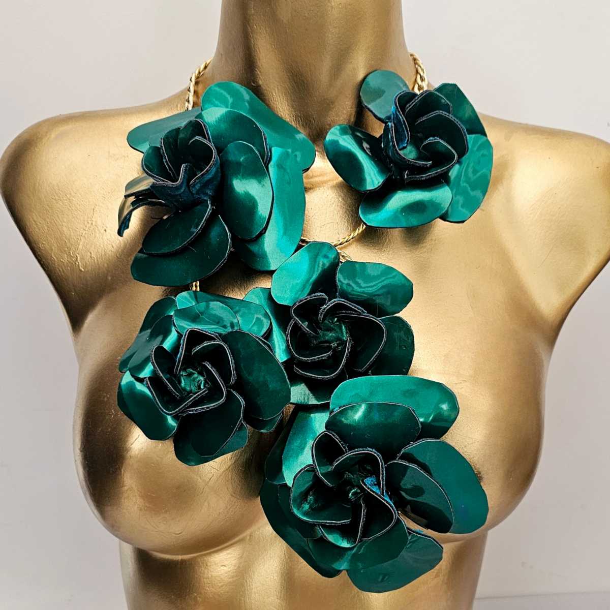 Collar Rosas Helena Verde Esmeralda