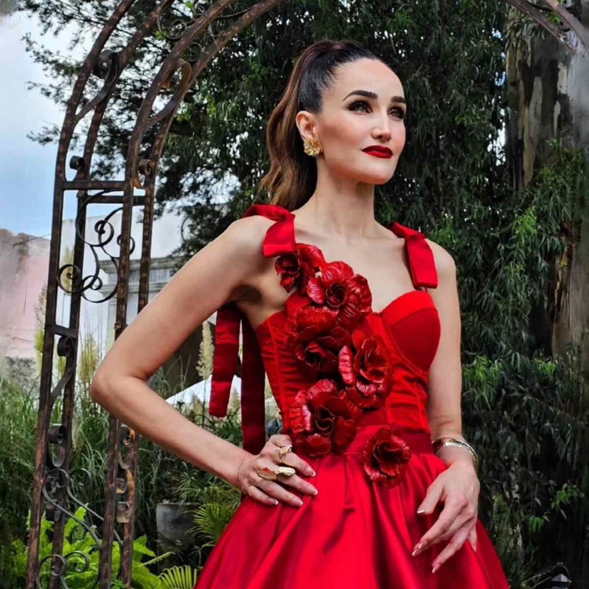 Prendedor Flor Elisa Rojo