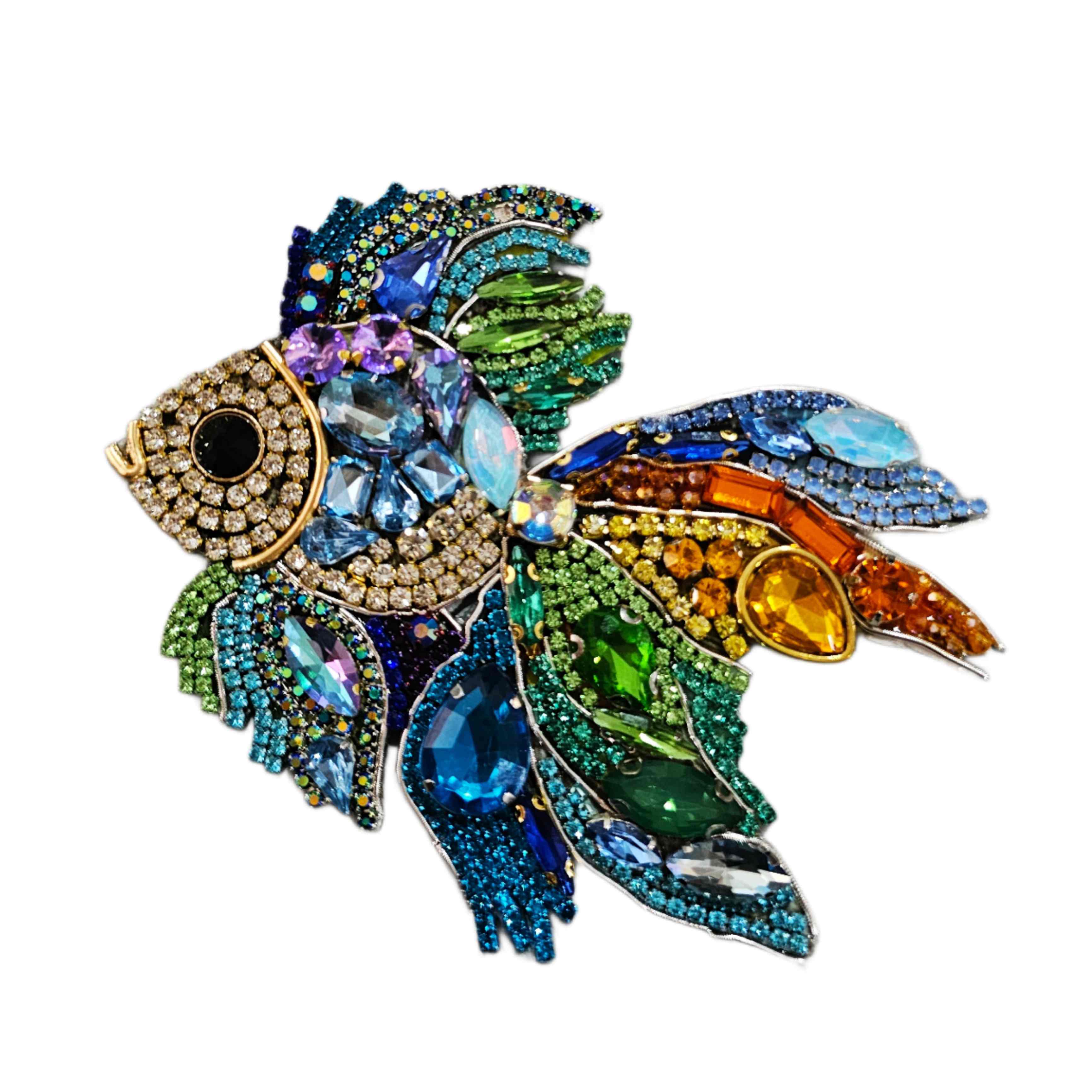 Prendedor Pez cristales 12x10cm · Prendedor Artesanal