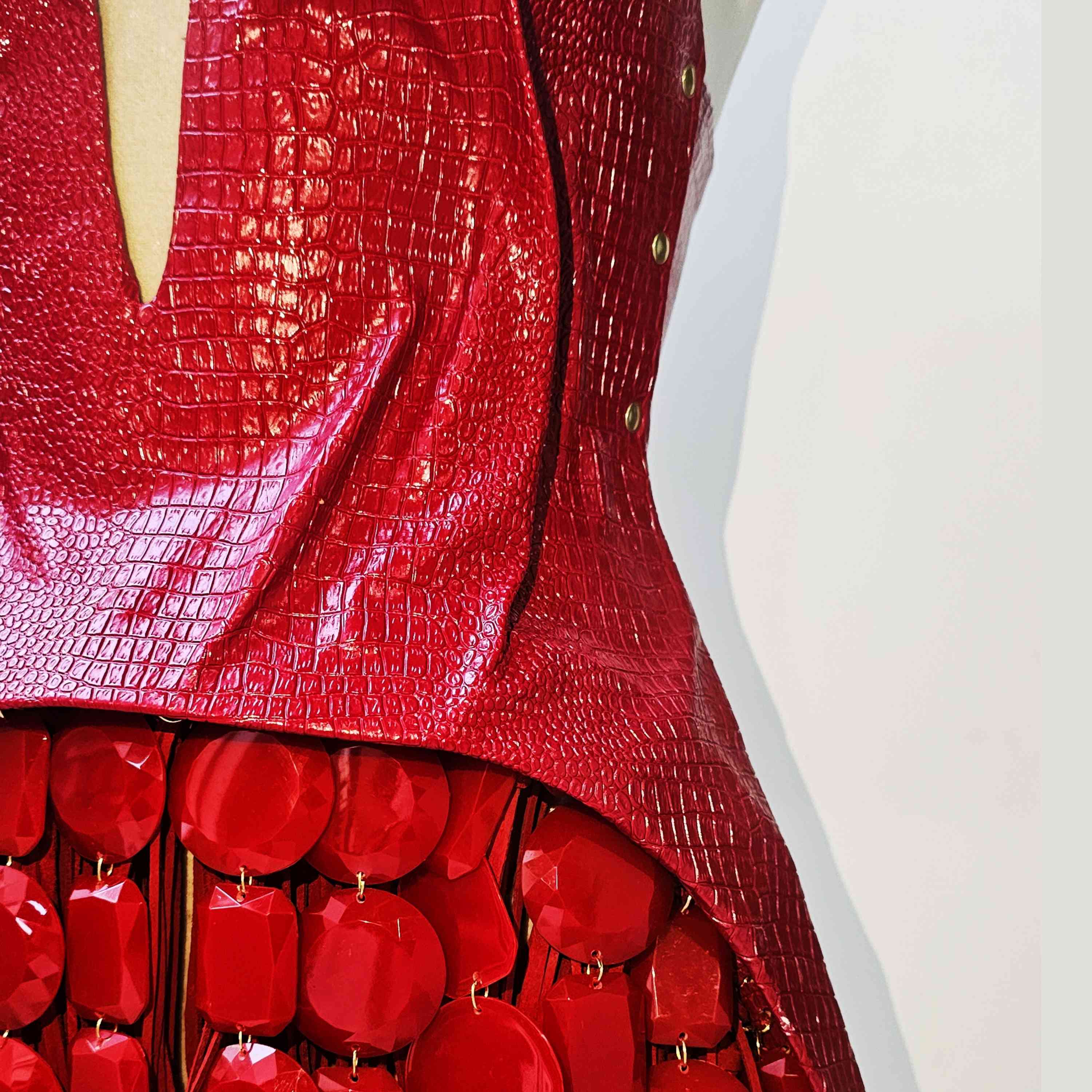 Pechera Ix Chel Peto Rígido Rojo Quemado Croco