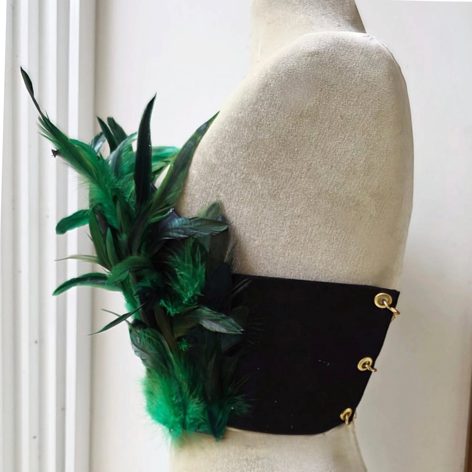 Peto Hécate DEMI Plumas Verde